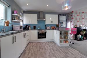 Open Plan Living Room/Kitchen
